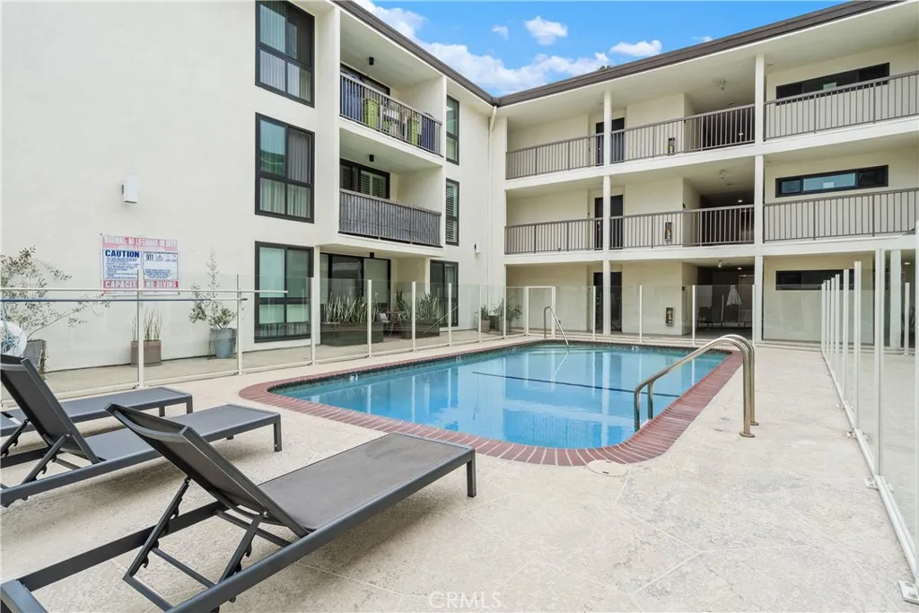 911 N Kings, West Hollywood, California 90069 home-pic-20